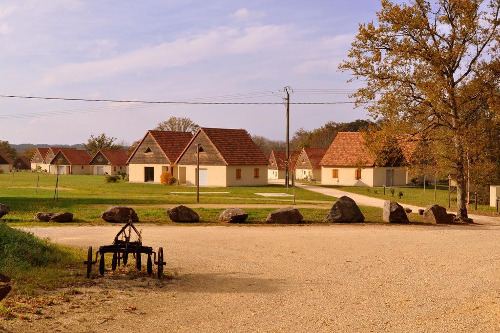Le Lac Bleu Lacapelle-Marival Buitenkant foto